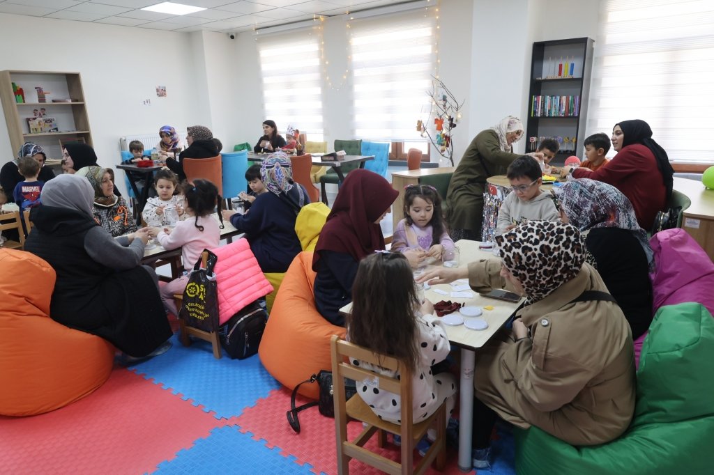 Ramazan Döneminin Ruhsal Ortamında Anne ve Çocuk Faaliyeti