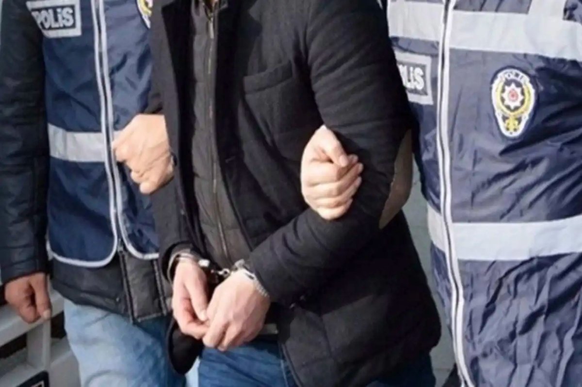İzmir'de Güvenlik Denetimlerinde 263 Şüpheli Gözaltına Alındı