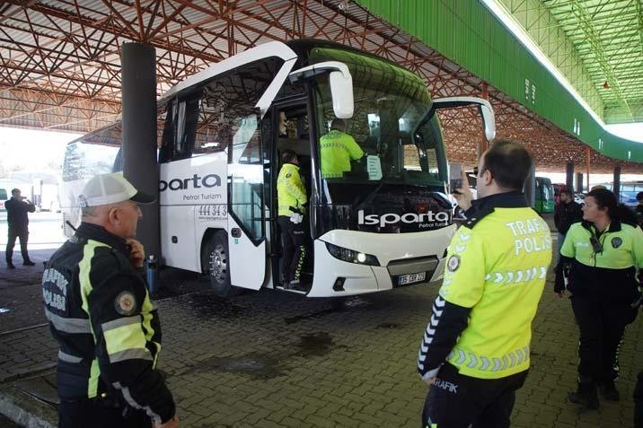 Otogarda Korkunç Kaza! Geri Dönüş Yapmaya Çalışan Otobüs İleri Gitti, 1 Kişi Hayatını Kaybetti