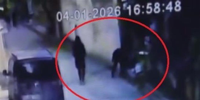 Annesinin Telefonu Çaldığında Çocuk Koruma Altına Alındı