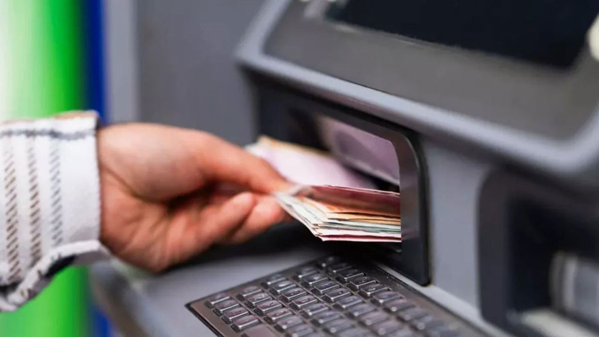 ATM Kullanırken Bu Düğmeye Basın: Dolandırıcılıktan Korunma İpuçları