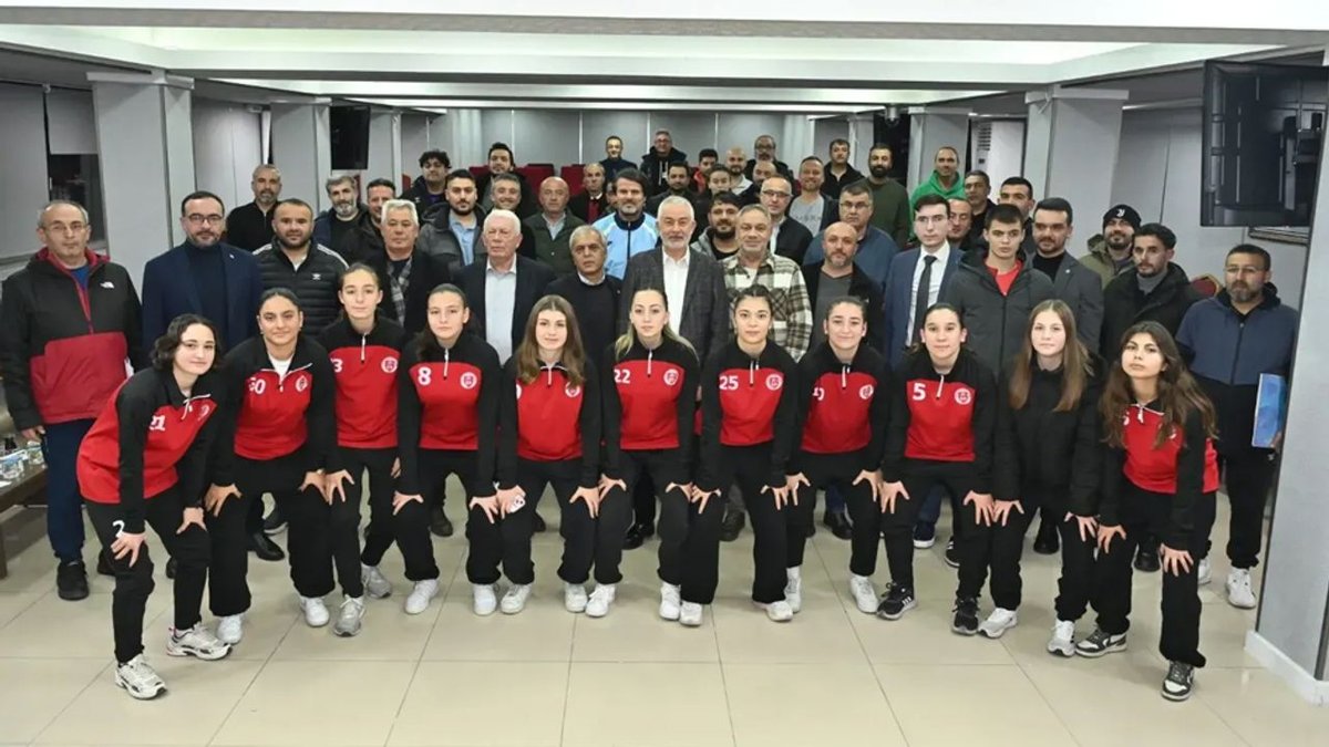 Isparta Belediyesi'nden Amatör Spor Kulüplerine Yardım Desteği