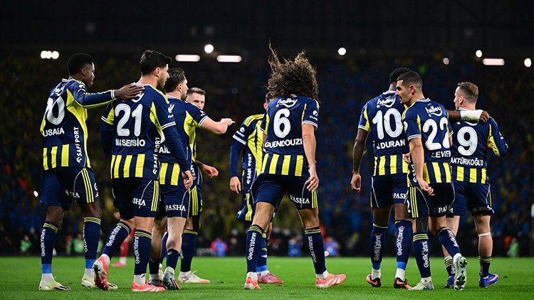 Fenerbahçe, 4 Oyuncusundan Yoksun Alanyaspor'u Ziyaret Edecek!