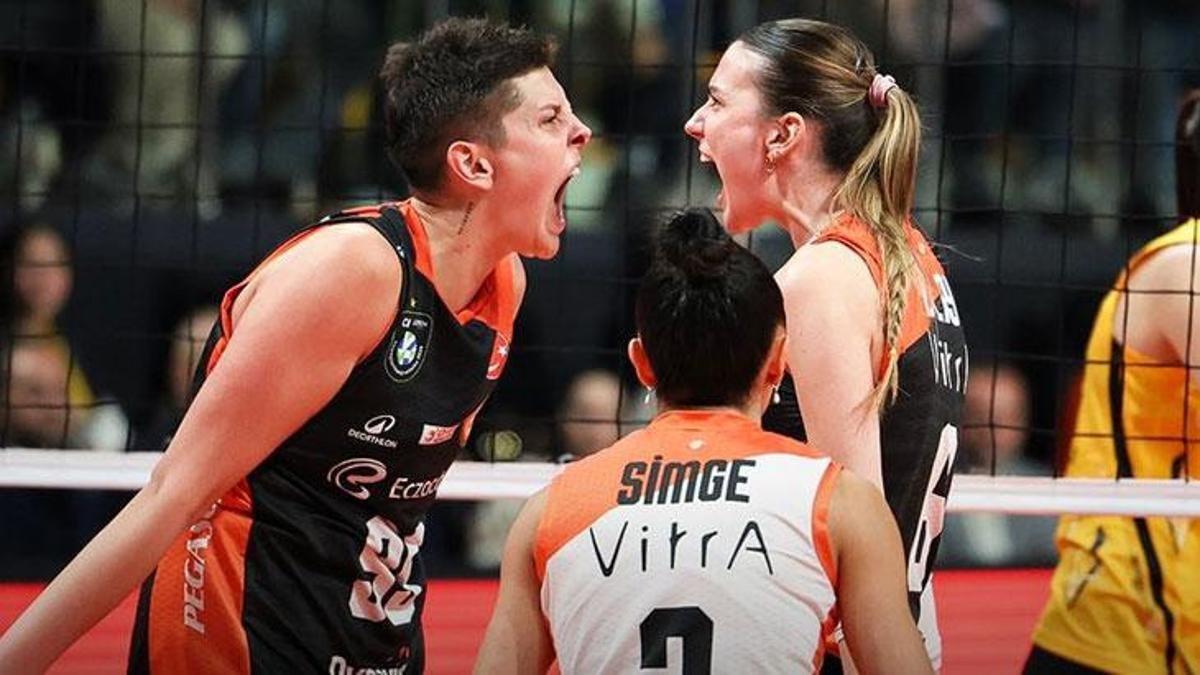 Voleybolda Derbiyi Kazanan Eczacıbaşı Oluyor! VakıfBank - Eczacıbaşı Dynavit Sonucu 1-3
