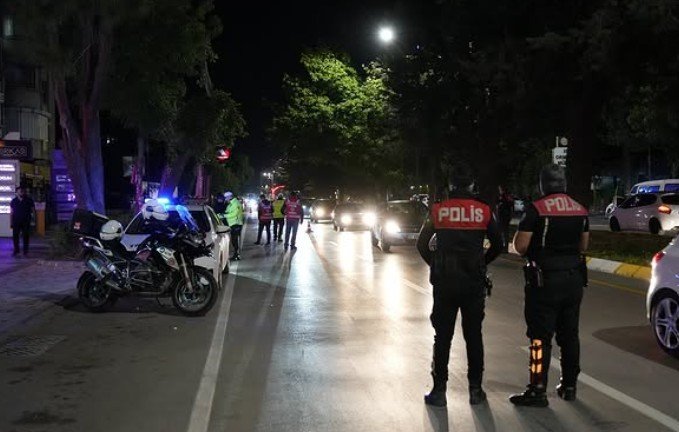 Isparta'da Bir Haftalık Polis Kontrollerinde 40 Şahıs Tutuklandı