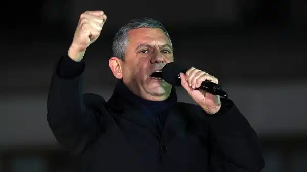 Son Gelişmeler... CHP'nin Bu Haftaki Toplanma Yeri Çekmeköy: Özgür Özel, Mitingi Engellemeye Çalışanları Eleştirdi! 'AK Parti'den Talimat Alan Güvenlik Güçlerine Duyuruy