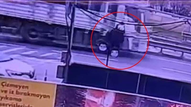 Kamyonun Çarptığı Yaya Hayatını Kaybetti; Kaza Görüntüde