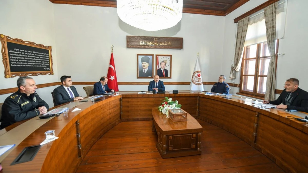 Kastamonu'da Emniyet ve Güvenlik İş Birliği Toplantısı Gerçekleşti