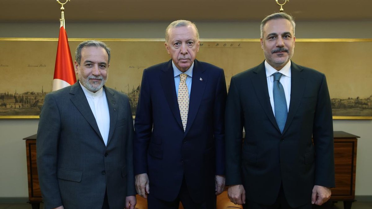 Cumhurbaşkanı Erdoğan, Arakçi'yi Karşılamaya Aldı