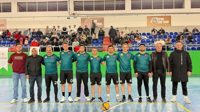 Bayındır'da Kurumlar Arası Voleybol Festivali Başladı