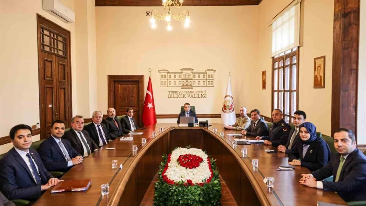 Bilecik'te Vali Faik Oktay Sözer'in Önderliğinde Güvenlik Toplantısı Yapıldı