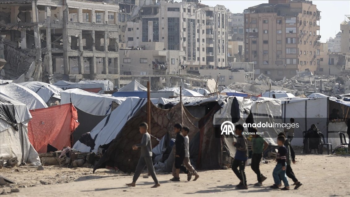 Gazze'deki Çadırlarda Yaşayan Filistinlilerin Zorlu Hayatı Devam Ediyor