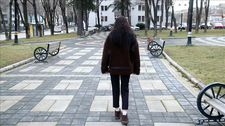Uyuşturucu Bağımlılığını Yenerek Hayata Umutla Sarılan Genç Kadın