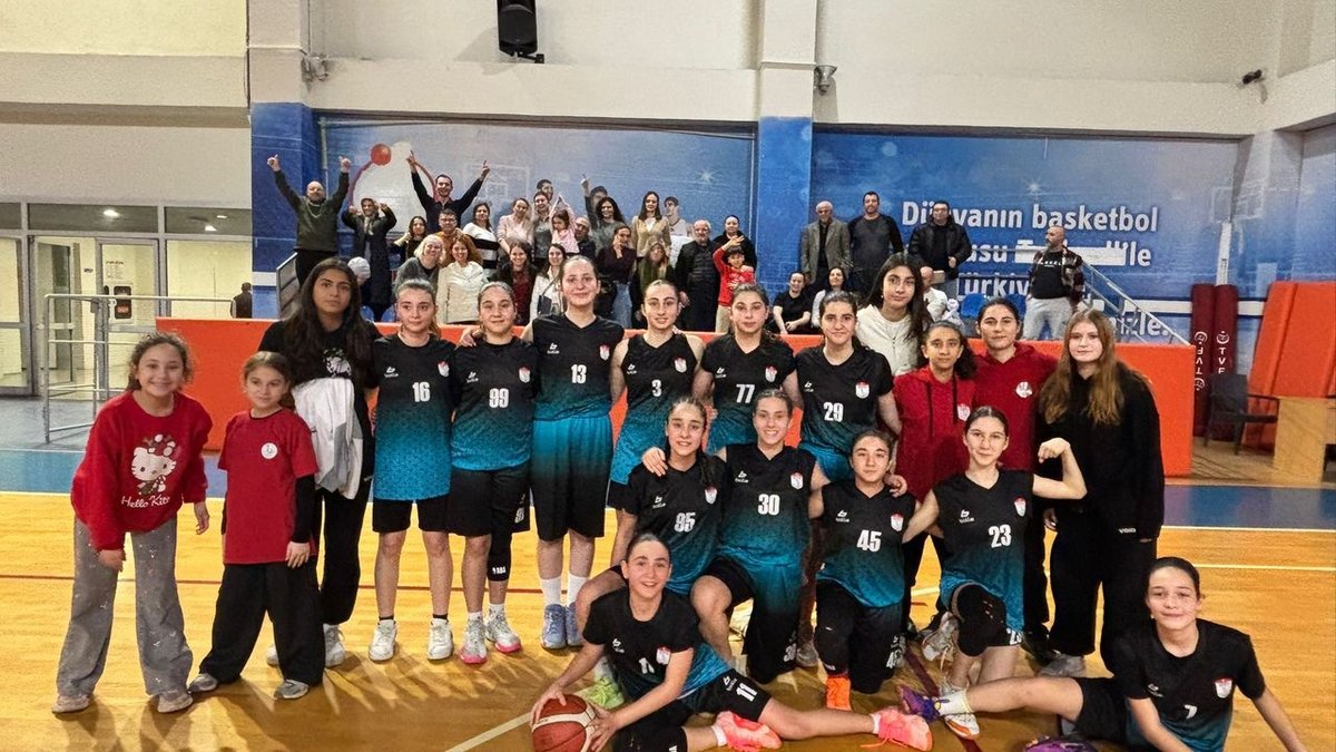 Bayraklı U14 Kız Basketbol Takımı, Namağlup Liderliğe Sahip