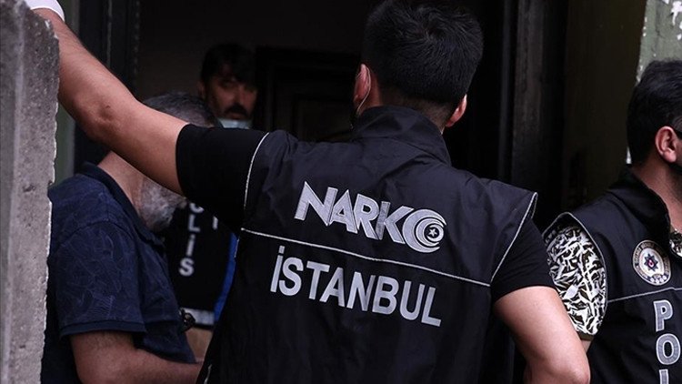 Uyuşturucu Baskınında Usulsüzlük Suçlaması: Avukat Ve Polis Gözaltında