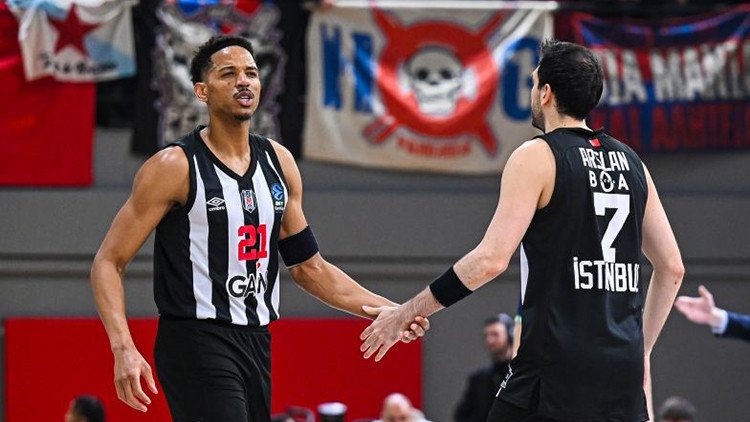 TBF ve Beşiktaş'tan Yunanistan'daki Irkçı Pankarta Tepki!