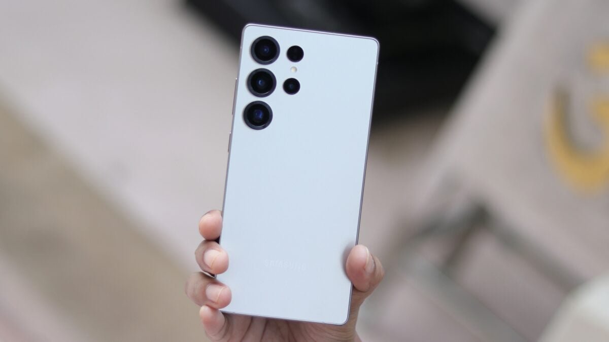 Galaxy Rekor Peşinde! iPhone'u Geride Bırakıyor!