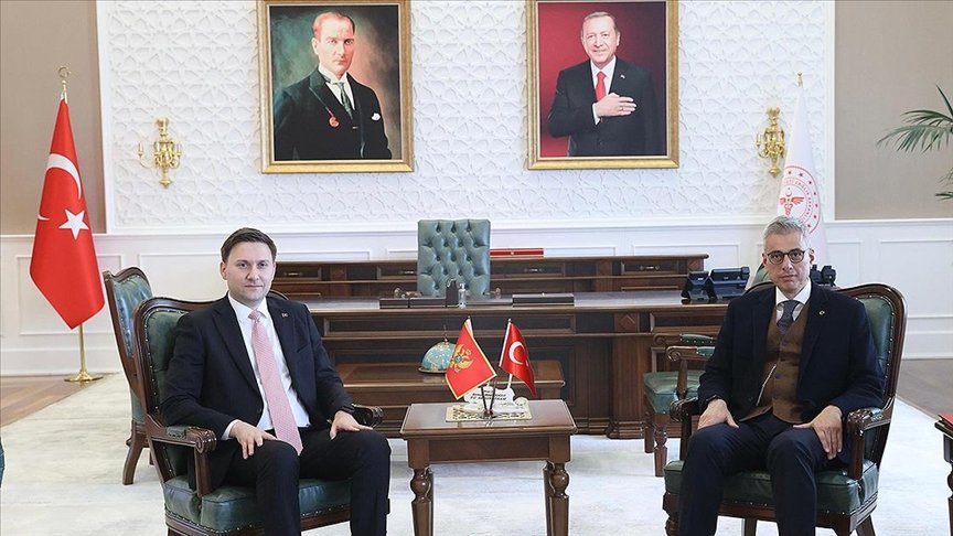 Sağlık Bakanı Memişoğlu, Karadağlı Meslektaşıyla Buluştu