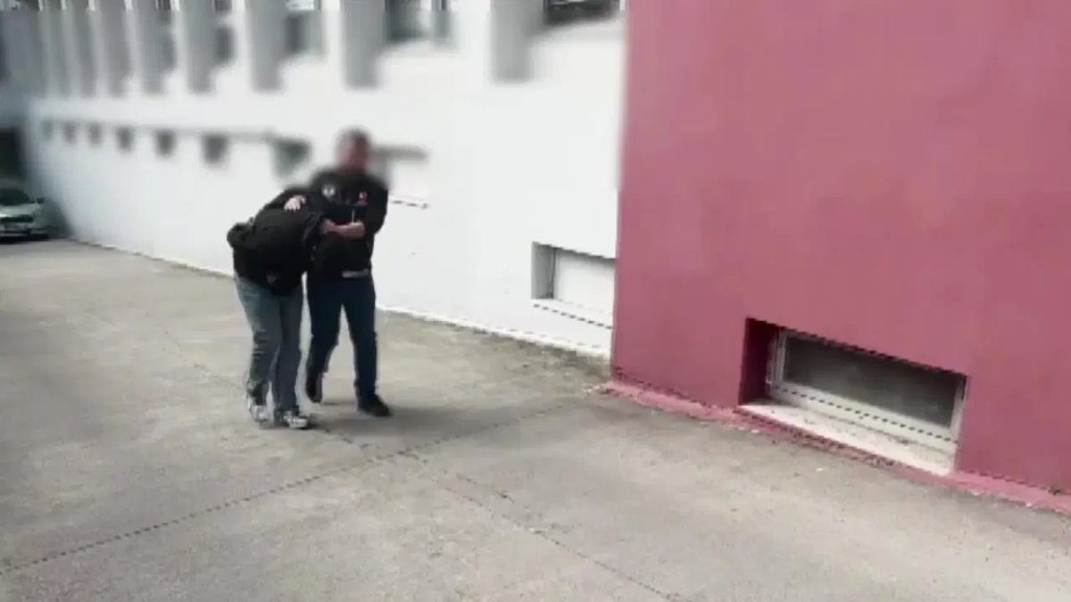 Evinde Farklı Türde Uyuşturucu Bulundu: 'Ucuza Aldım' İfadesiyle Açıklama Yaptı