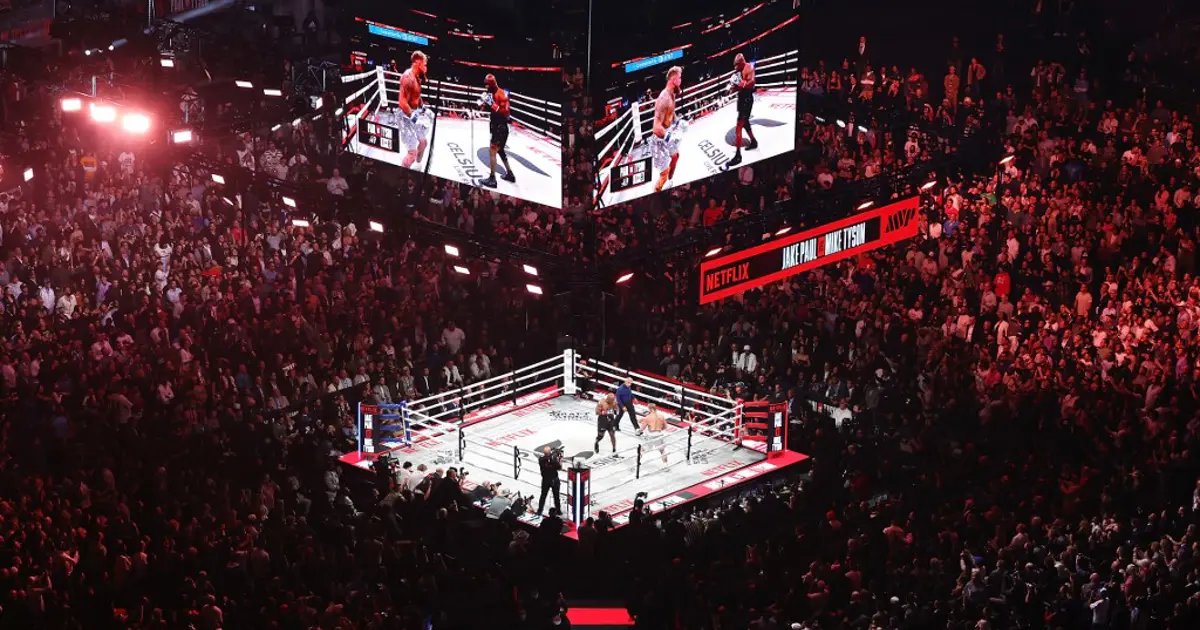Mike Tyson İle Floyd Mayweather, Efsanevi Boks Mücadelesi İçin Hazır