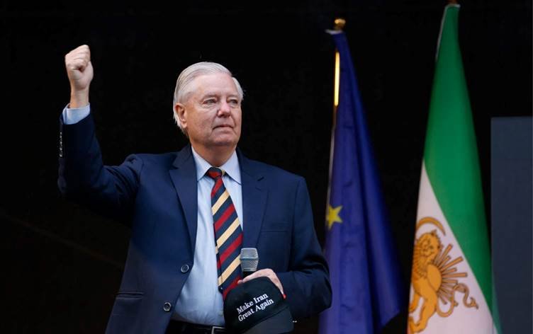 Graham'dan Trump'a 'İran'ı Hedef Al' Uyarısı: Danışmanlarını Dinleme