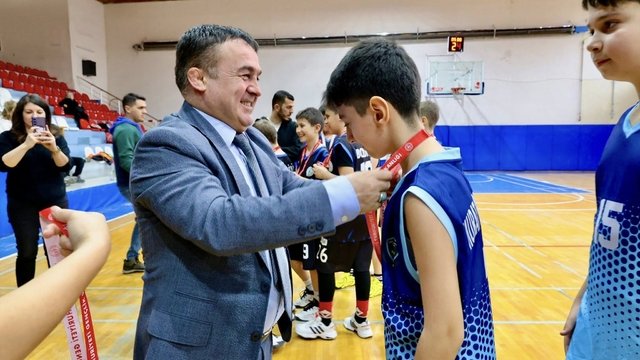 Bilecik'te Miniklerin Basketbol Yarışmaları Sona Erdi