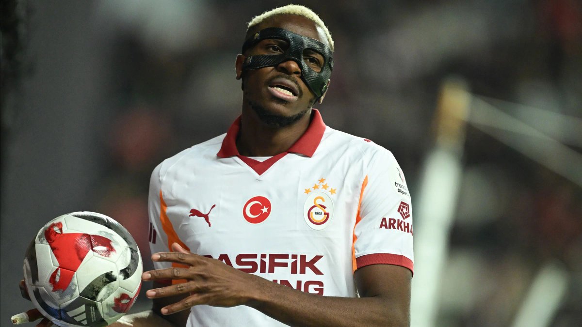 Okan Buruk'tan Şaşırtıcı Açıklama: Osimhen'le Yola Devam