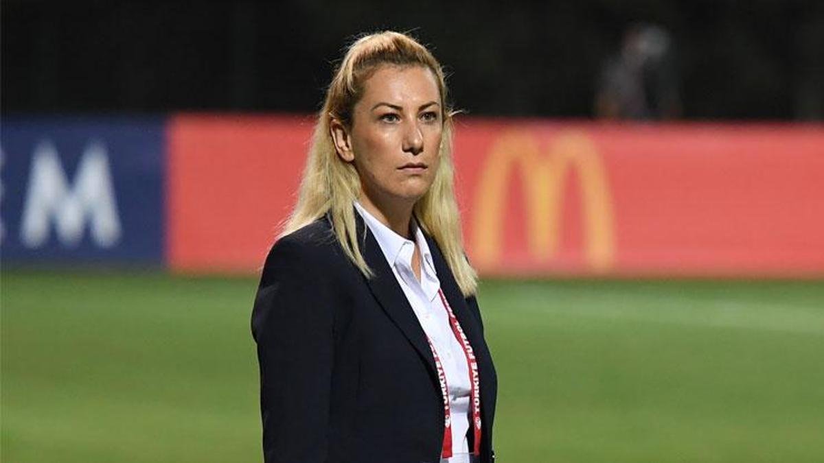 A Milli Kadın Futbol Takımının Teknik Patronu Necla Güngör Kıragası: 'Başarı Bekliyoruz