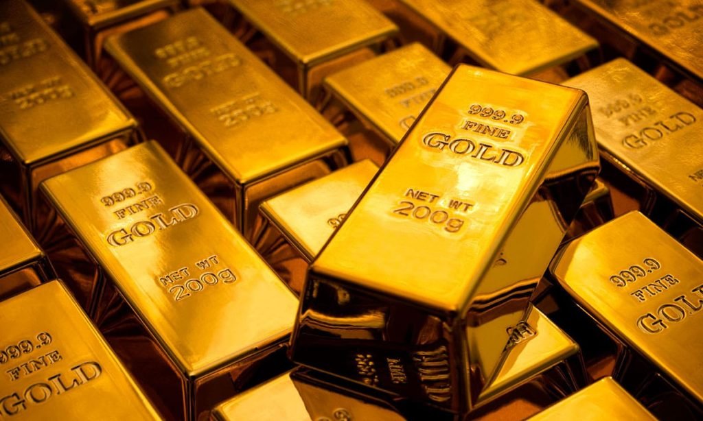 Altın, Orta Doğu'dan İlham Alıyor: 5598 Dolar Hedefleniyor