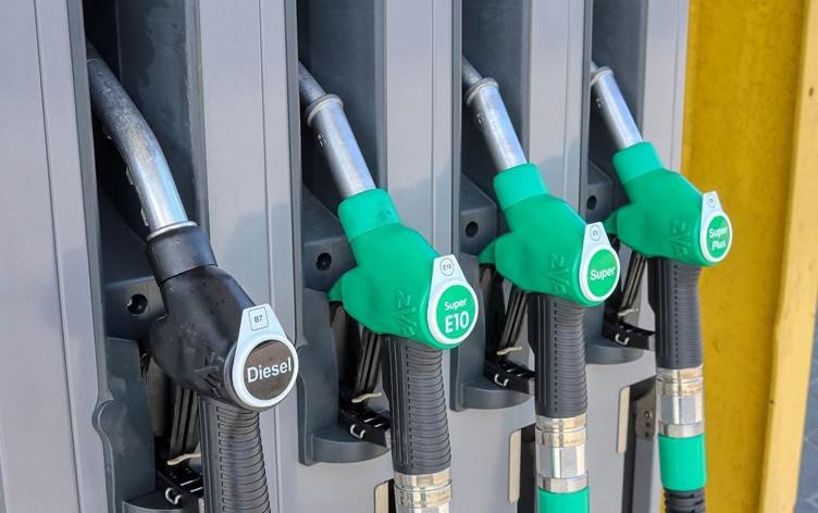 Petrol Maliyetleri Yükseldi, Motorin Fiyatları 70 Lira Eşiğinde