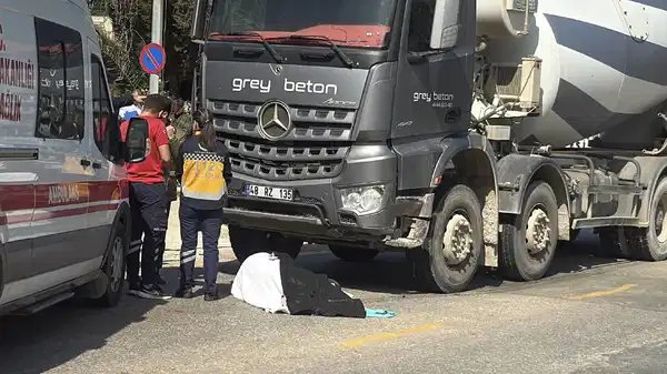 Beton Mikseri Yaya Geçidinde Çarptı, Tanınmış İş İnsanı Öldü!