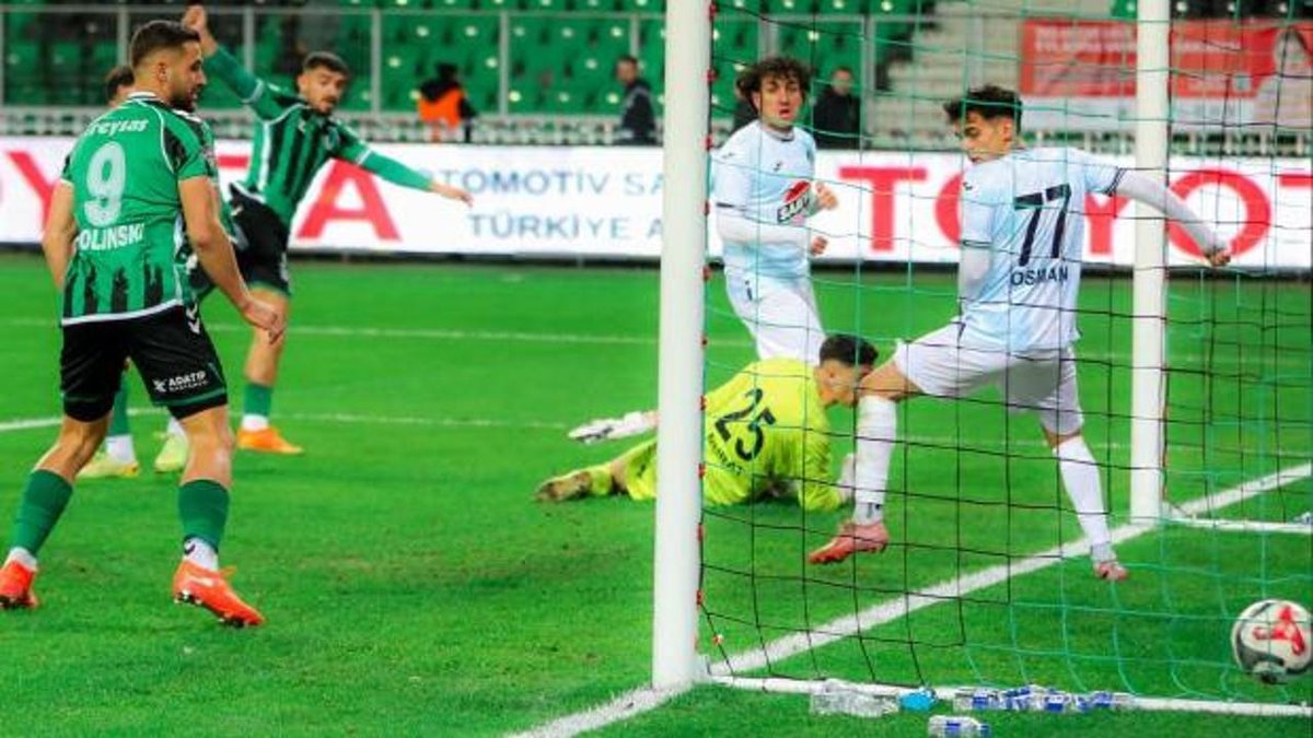 Düşme Hattındaki İki Takım 1. Lig'de Karşılaştı! 4-0 Galip Geldiler