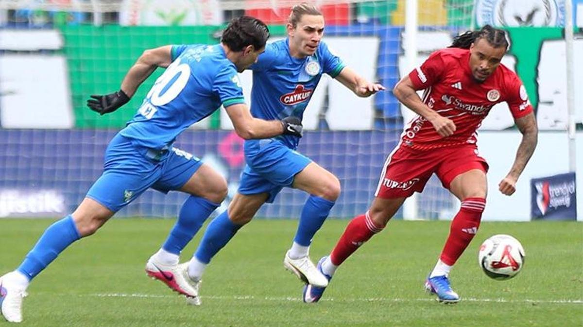 Rizespor Evinde Güç Gösterdi, Antalyaspor'u Yenerek Seriyi Sürdürdü