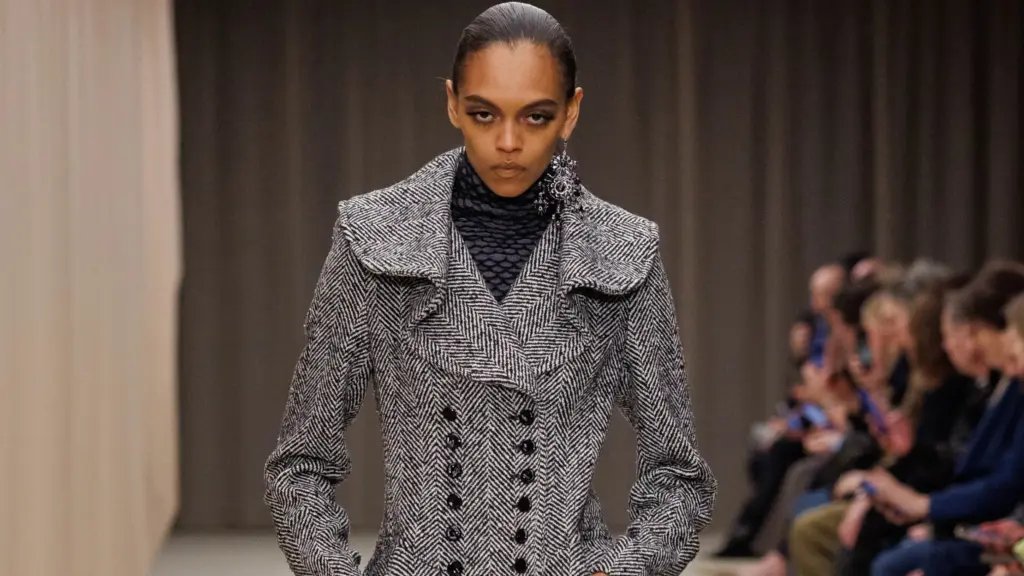 Paris Moda Festivali: McQueen'in 2026 Sonbahar/Kış Koleksiyonu