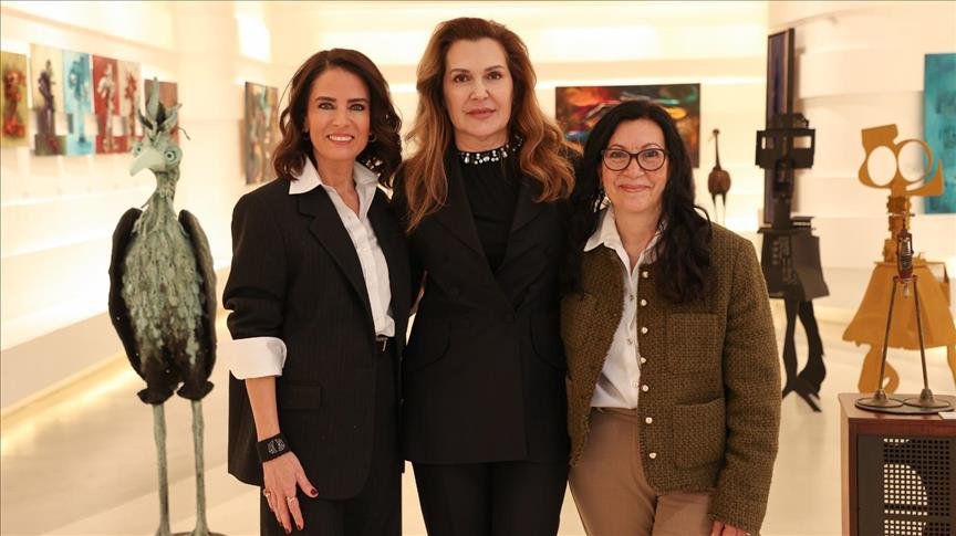 Üç Kadın Sanatçının "Dönüşümün Belleği" Sergisi Galeri Deniz'de Başladı