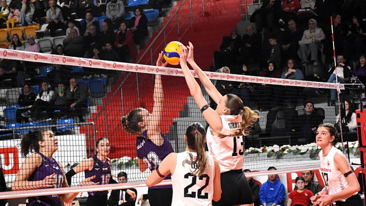 Voleybol Sultanlar Ligi: Beşiktaş Evinde Yenilgiyle Karşılaştı!