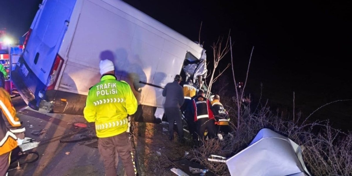 Edirne'de Korkunç Trafik Kazası: 2 Can Gitti, 1 Çocuk Yaralı