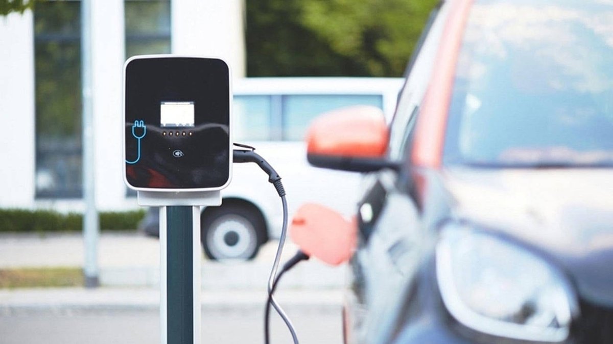 Elektrikli Araçlar İçin Yeni Düzenleme: Şarj Fiyatları ve Ödeme Yöntemlerinde Önemli Revizyon