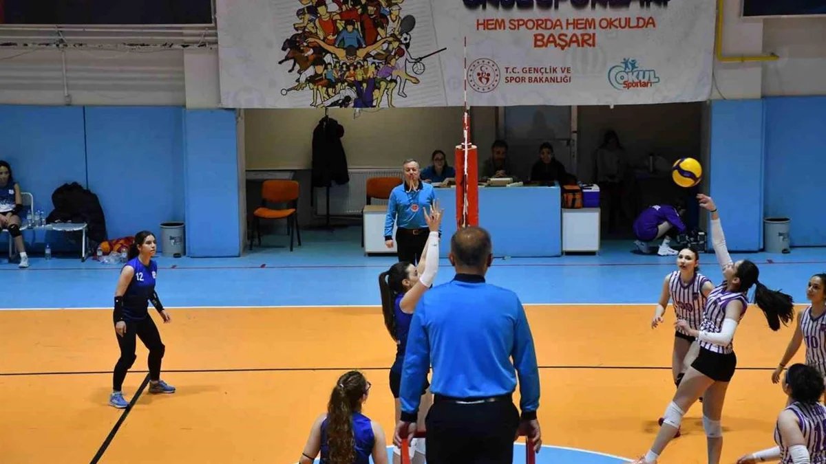 Afyonkarahisar'da Yıldız Kızlar Voleybol Turnuvası Başarıyla Tamamlandı