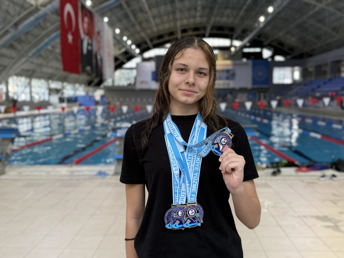 Milli Yüzücü Derin Anbarlı, Avusturya'da Podium İçin Yarışıyor