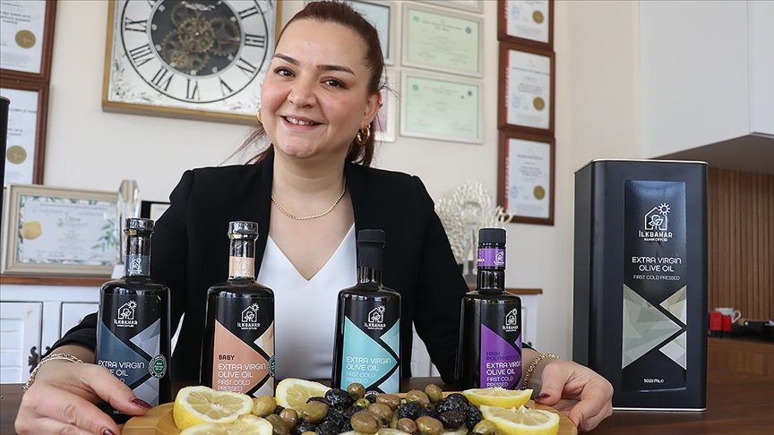 Kadın Mühendis, Ailesinin Yetiştirdiği Zeytinlere Değer Ekledi