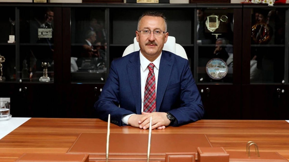 Adapazarı Belediye Başkanı AKP'den İstifa Ettiği Açıklandı