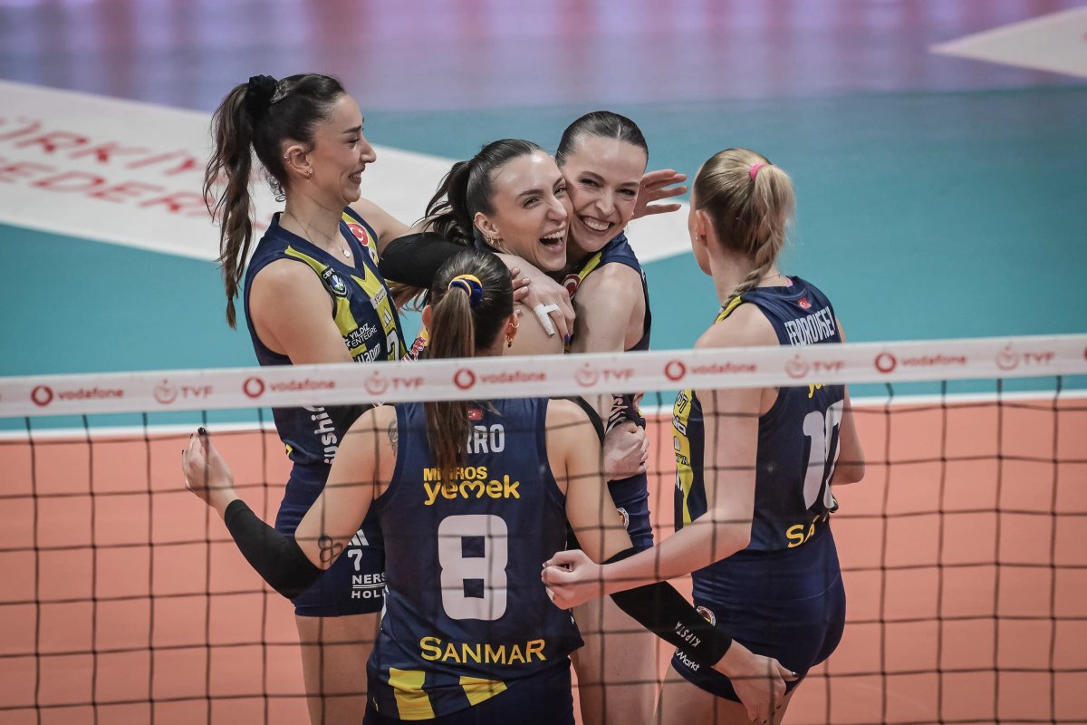 Fenerbahçe Medicana Finale Bir Adım Daha Yaklaştı: İlk Maç Zaferi