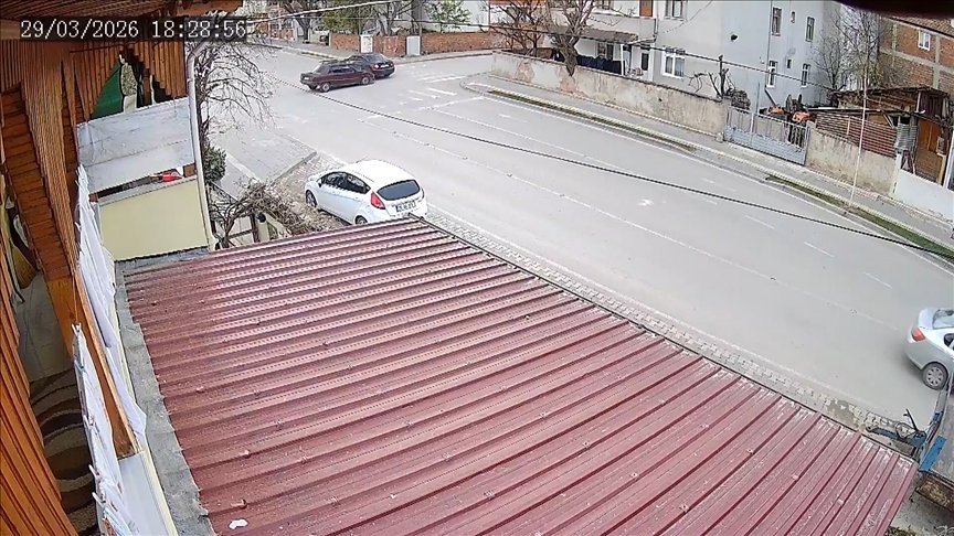 Tokat’ta İki Yaralının Olduğu Kaza Güvenlik Kamerasında Kaydedildi