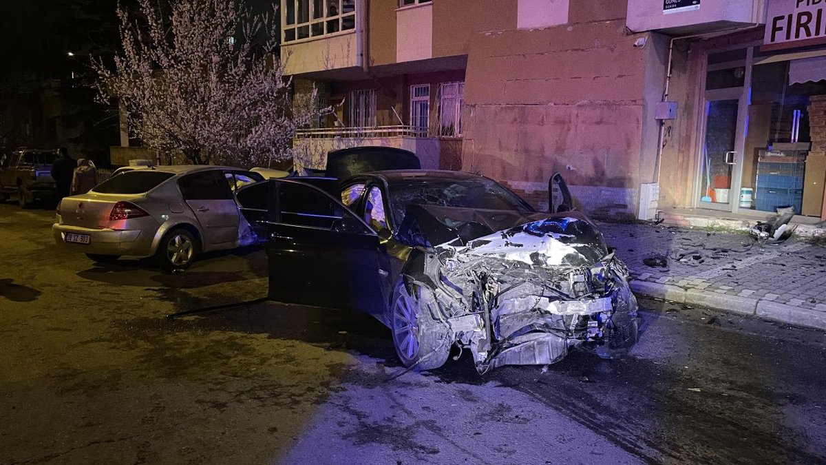 Kayseri'de İki Araç Çarpıştı: Bir Kişi Ağır, Beş Yaralı