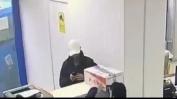 İstanbul'da Kargo Dolandırıcılığı: Yüzlerce Çalıntı Malzeme Yakalandı!