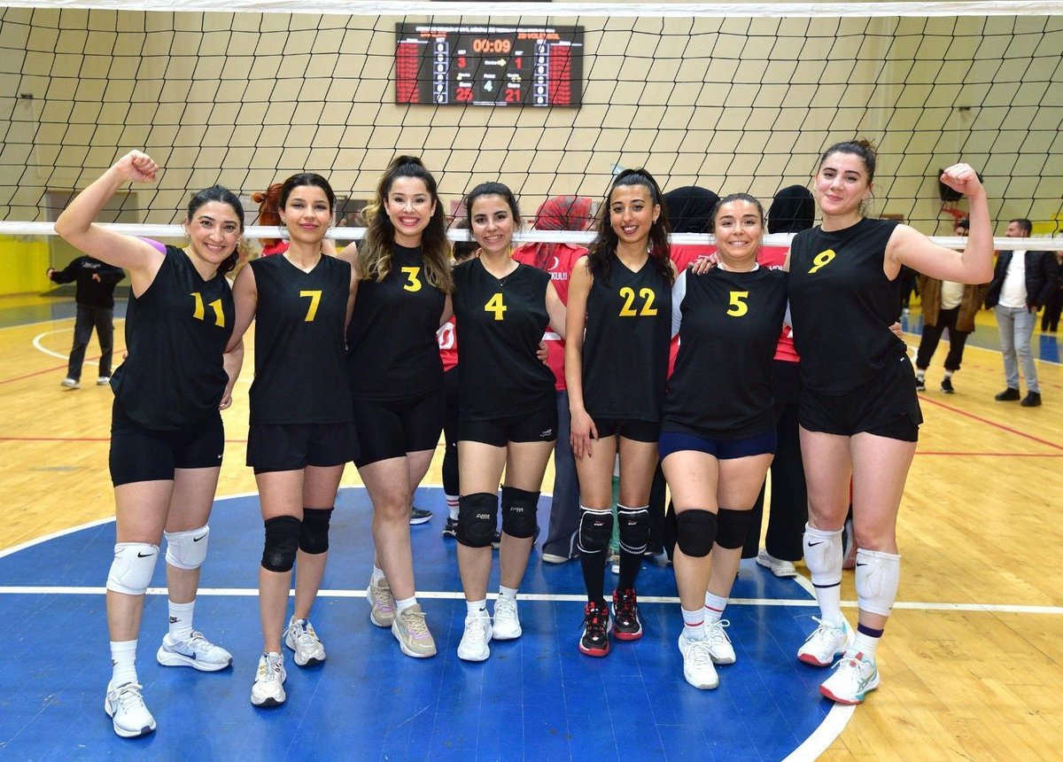 Evdeki Sultanlar Voleybol Turnuvası Tamamlandı