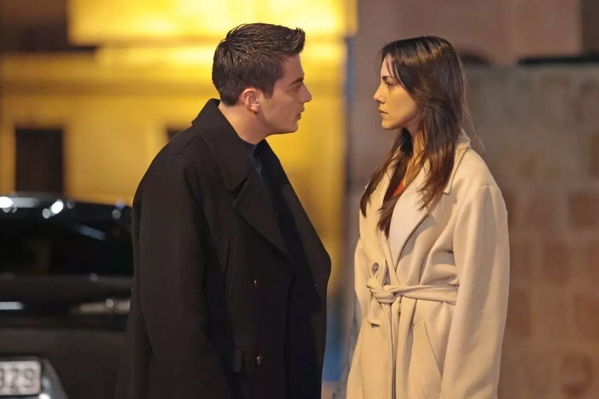 Aşk Hikayesi Gelişiyor! Dilin Döğer ve Atakan Özkaya'dan Romantik Anlar