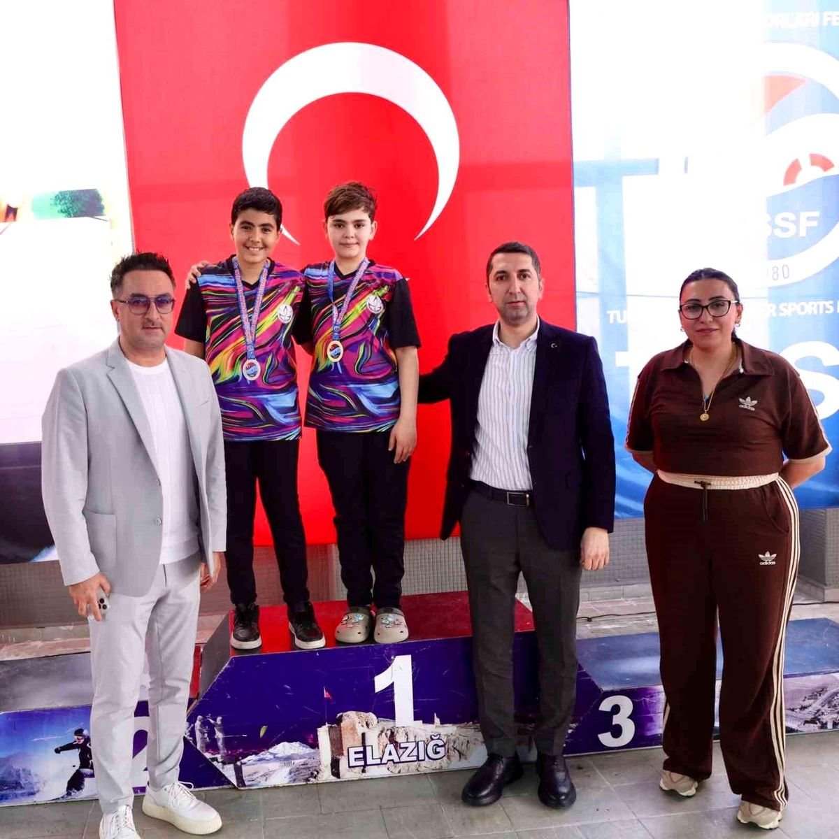 Elazığ’da Paletli Yüzme Etkinliği Gerçekleştiriliyor