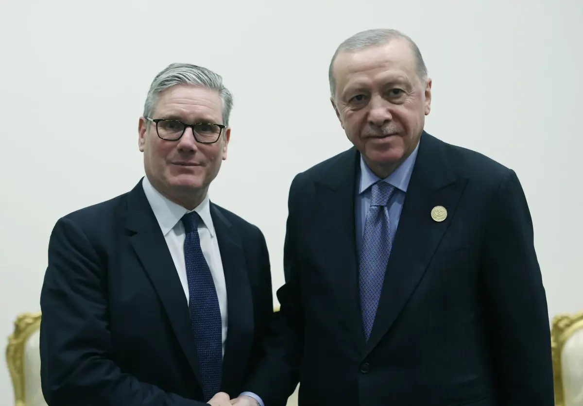 Erdoğan, İngiltere Başbakanı Starmer ile görüştü